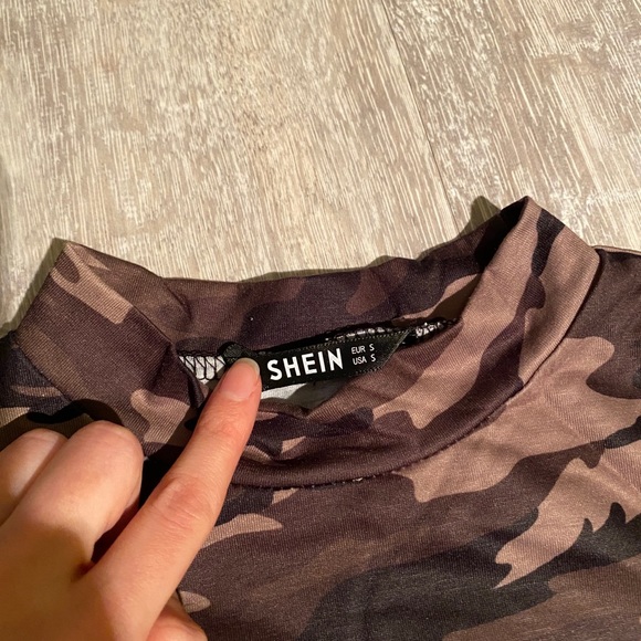 SHEIN Top - Picture 2 of 3